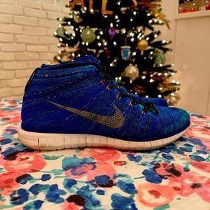 Nike Flyknit Chukka mids